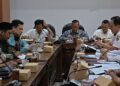 DPRD Pekalongan Bahas Regulasi Pilkades Serentak 2026 untuk 34 Desa 34 Rapat kerja DPRD Kabupaten Pekalongan bersama organisasi kepala desa, Rabu, 10 Juni 2026. (Fahri Akbar/Lingkarjateng.id)