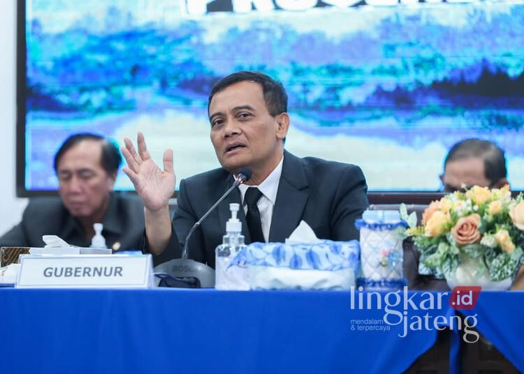 Gubernur Jateng Geser Anggaran Rp200 Miliar untuk Percepat Perbaikan Jalan Rusak 25 Gubernur Jawa Tengah, Ahmad Luthfi, saat Rapat Evaluasi APBD Tahun 2026 dan Persiapan APBD Perubahan 2026 di Kantor Gubernur Jawa Tengah, Senin, 8 Juni 2026. (Humas Pemprov Jateng/Lingkarjateng.id)