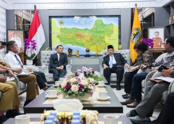 Gubernur Jawa Tengah, Ahmad Luthfi, menerima kunjungan Perencanaan Pembangunan Nasional (PPN)/Kepala Badan Perencanaan Pembangunan Nasional (Bappenas), Rachmat Pambudy, di Kantor Gubernuran, Kota Semarang, Senin, 8 Juni 2026. (Humas Pemprov Jateng/Lingkarjateng.id)