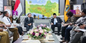 Gubernur Jawa Tengah, Ahmad Luthfi, menerima kunjungan Perencanaan Pembangunan Nasional (PPN)/Kepala Badan Perencanaan Pembangunan Nasional (Bappenas), Rachmat Pambudy, di Kantor Gubernuran, Kota Semarang, Senin, 8 Juni 2026. (Humas Pemprov Jateng/Lingkarjateng.id)