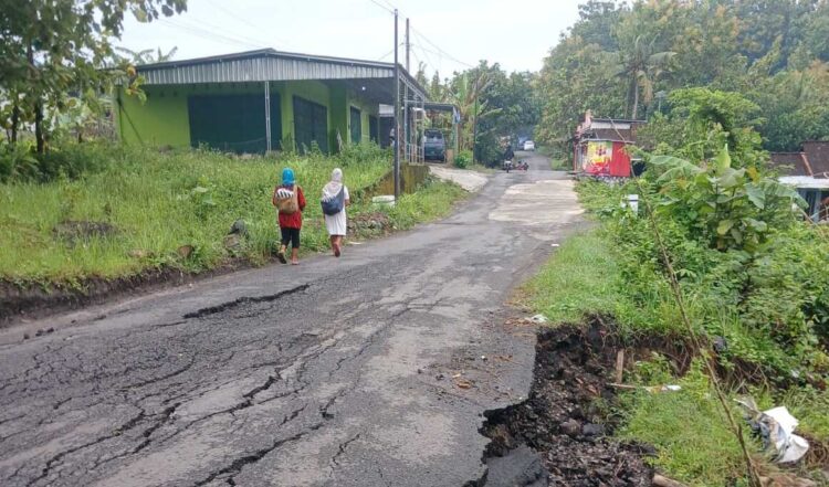 Anggaran Terbatas, Pelayanan Infratrusktur di Kabupaten Semarang Terhambat 25 Sejumlah fasilitas infrastruktur di Desa Plumutan, Kecamatan Bancak, Kabupaten Semarang perlu sejumlah perbaikan dan pemeliharaan. Foto : Dok.Pemdes Plumutan/Lingkar