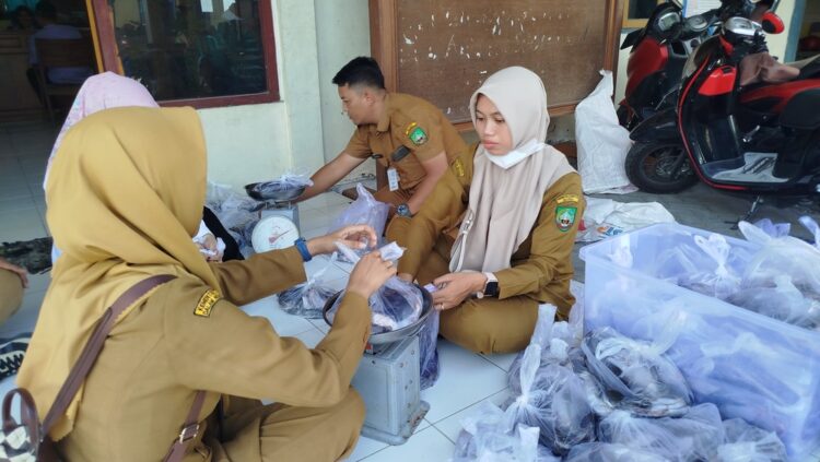 Tekan Stunting, TP PKK Blora Galakkan Masyarakat Gemar Makan Ikan 25 Tekan Stunting, PKK Blora Galakkan Masyarakat Makan Ikan. Foto : Eko Wicaksono/Lingkar