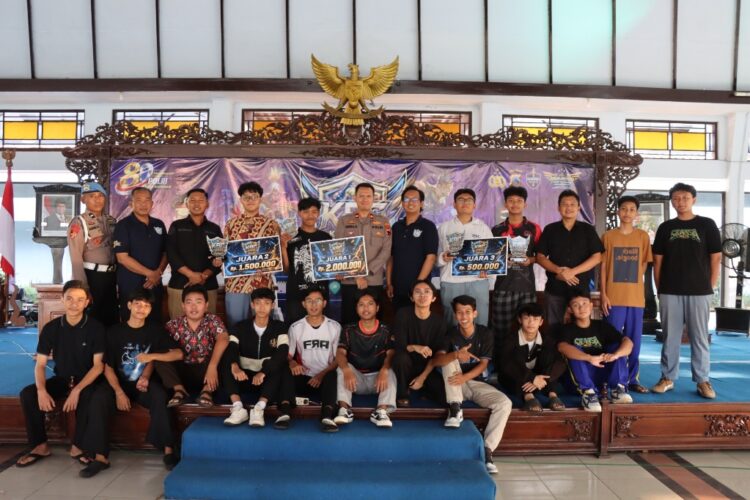 Kapolres Batang Cup 2026 E-sport, Puluhan Tim Beradu Strategi Rebut Juara 25 Kapolres Batang Cup 2026 E-sport, Tim Wowo Dewo Raih Gelar Juara Menuju di Polda Jateng Cup. Foto : Dok. Polres Batang/Lingkar