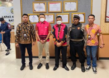 Kejari Batang menahan mantan Kepala Puskesmas Blado II dan Bendahara atas tindak pidana korupsi dana BLUD tahun 2023-2025. Foto : Dok. Kejari Batang/Lingkar