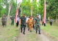 Pangdam IV/Diponegoro Mayjen TNI Achiruddin Darojat didampingi Plt. Bupati Pekalongan Sukirman saat meninjau lokasi pembangunan Yonif Teritorial Pembangunan di Kabupaten Pekalongan, Senin (22/6/2026). Foto : Fahri Akbar/Lingkar