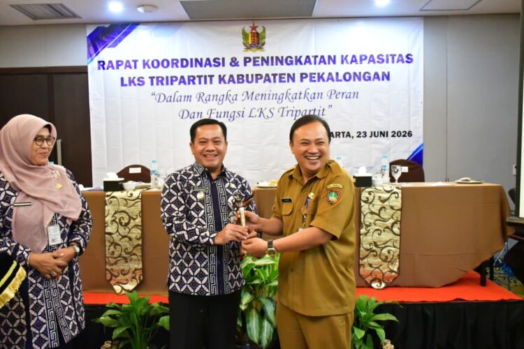 Mitigasi Persoalan Industrial, Pemkab Pekalongan Serius Perkuat LKS Tripartit 25 Mitigasi Persoalan Industrial, Pemkab Pekalongan Serius Perkuat LKS Tripartit. Foto: Dok.Prokompim Pekalongan/Lingkar