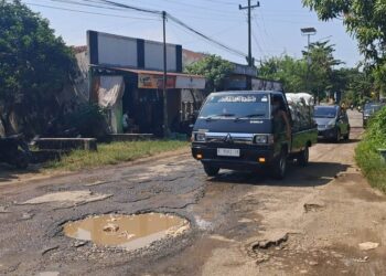 Jalan di Daren Jepara Rusak Parah, Warga Desak Perbaikan Segera