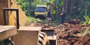 Aktivis Galian Tanah di Ngabul Jepara Dihentikan, Tim Gabungan Telusuri Dugaan Tambang Ilegal 2 Tim gabungan saat melakukan penindakan aktivitas penggalian tanah urug di Desa Ngabul, Kecamatan Tahunan, Kabupaten Jepara, pada Jumat, 19 Juni 2026. (Dok. for Lingkarjateng.id)