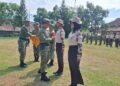 Persami KKRI Batch 5, Dandim Kendal Tekankan Disiplin dan Literasi Digital 37 Dandim 0715/Kendal Letkol Inf Ade Sohali dalam kegiatan Persami Korps Kadet Republik Indonesia (KKRI) Batch 5 Tahun 2026 di SMK Negeri 3 Kendal. Foto : Elza Fauziah/Lingkar