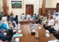 Karyawan PT PWI Rembang Keberatan Rencana Parkir Berbayar di Perusahaan 34 Karyawan pabrik sepatu PT Parkland World Indonesia (PWI) Rembang mendatangi rumah dinas Bupati Rembang terkait masalah parkir perusahaan pada Rabu, 24 Juni 2026. (Vicky Rio/Lingkarjateng.id)