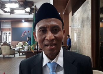 Sekda Kendal Agus Dwi Lestari saat diwawancarai, Senin, 1 Juni 2026. (Anik Kustiani/Lingkarjateng.id)