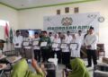 Ratusan Amil Zakat di Kendal Digembleng Pengelolaan Dana ZIS Lewat Madrasah Amil 34 Penyerahan penghargaan 3 ranting terbaik di Kecamatan Weleri dan Kecamatan Rowosari dalam kegiatan Madrasah Amil 2026 di Gedung SMK NU Weleri, Kecamatan Weleri, Kabupaten Kendal, Minggu 21 Juni 2026. (Anik Kustiani/Lingkarjateng.id)
