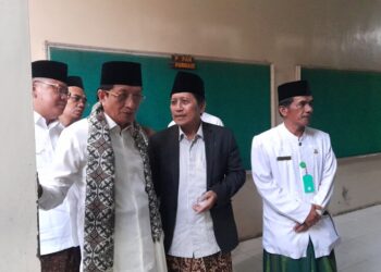 Menag RI Nasaruddin Umar saat bersilaturahmi ke Ponpes APIK Kauman Kaliwungu, Kabupaten Kendal, Jumat, 5 Juni 2026. (Anik Kustiani/Lingkarjateng.id)
