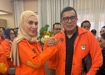 Mumpuni dan Visioner, Jateng Dukung Penuh Sari Yuliati Pimpin Kosgoro 1957 25 Ketua Pimpinan Daerah Kolektif (PDK) Kosgoro 1957 Jawa Tengah, Mohammad Saleh, memberikan dukungan kepada Bendahara Umum, Sari Yuliati. (dok for Lingkarjateng.id)