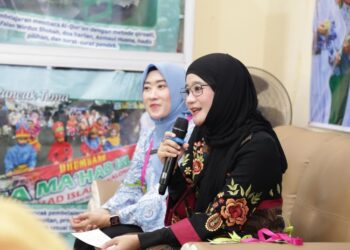 Bunda PAUD Jawa Tengah, Nawal Arafah Yasin, menyampaikan materi tentang kesehatan mental dalam agenda parenting di TK Ma’had Islam, Kota Pekalongan, Senin, 8 Juni 2026. (dok Humas Pemprov Jateng/Lingkarjateng.id)