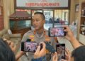 Pejabat Pemkab Pekalongan hingga Eks Karyawan Resto Diperiksa KPK Soal Kasus Fadia Arafiq 34 Kapolres Pekalongan Kota, AKBP Riki Yariandi, memberikan keterangan kepada awak media. (Fahri Akbar/Lingkarjateng.id)