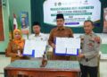 Bupati Jepara, Witiarso Utomo (kedua kanan), berama Kementerian Agama setempat menandatangani nota kesepakatan pencegahan kekerasan di lingkungan pendidikan yang berlangsung di Aula Kantor Kemenag Jepara pada Senin, 29 Juni 2026. (Tomi Budianto/Lingkarjateng.id)