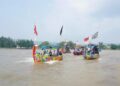 Sejumlah warga mengikuti tradisi sedekah laut di pesisir Dusun Roban Timur, Desa Sengon, Kecamatan Subah, Kabupaten Batang pada Minggu, 28 Juni 2026. (Diskominfo Batang/Lingkarjateng.id)