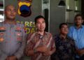 Wakil Bupati Benny Karnadi (kedua kiri) didampingi Ketua DPRD Kendal Mahfud Sodiq (kedua kanan) usai rapat koordinasi lintas sektoral di Aula Mapolres Kendal, Kamis, 4 Juni 2026. (Anik Kustiani/Lingkarjateng.id)