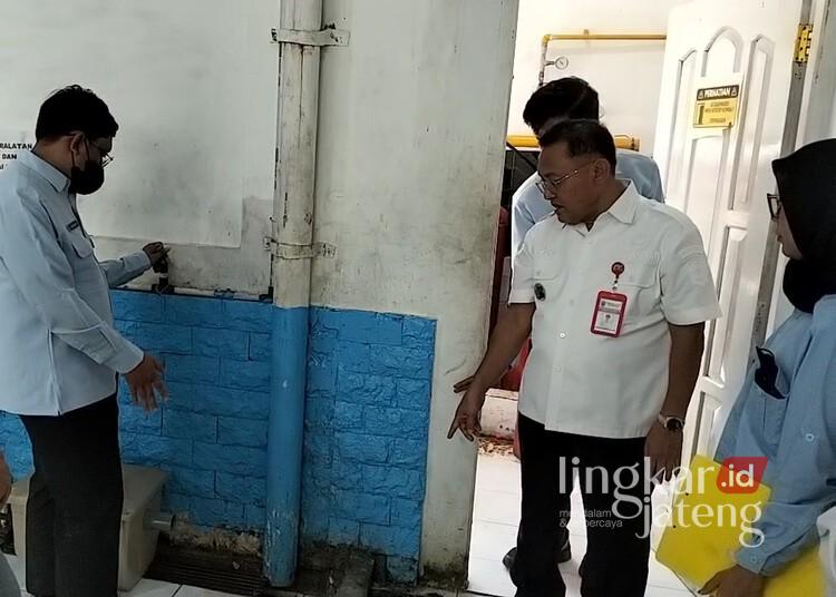 Sejumlah SPPG di Grobogan Tak Penuhi SOP, Wabup Sugeng Ancam Tutup Permanen 25 Wakil Bupati sekaligus Ketua Satgas MBG Grobogan, Sugeng Prasetyo, saat melakukan monev di salah satu SPPG di Kabupaten Grobogan, Rabu, 10 Juni 2026. (Ahmad Abror/Lingkarjateng.id)