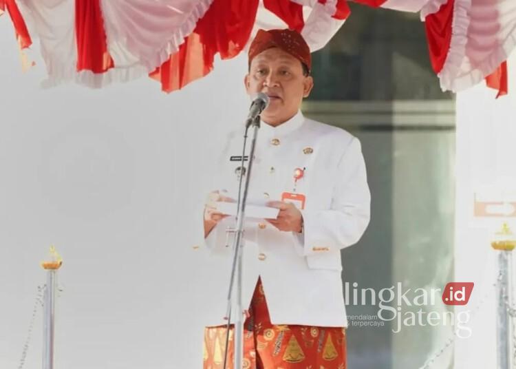 Hari Lahir Pancasila, Wabup Grobogan Ajak Generasi Muda Amalkan Nilai-Nilai Pancasila 25 Wakil Bupati Grobogan, Sugeng Prasetyo, saat memberi amanat dalam upacara peringatan Hari Lahir Pancasila yang digelar di Halaman Sekretariat Daerah Kabupaten Grobogan, Senin, 1 Juni 2026. (Mohammad Fahtur Rohman/Lingkarjateng.id)
