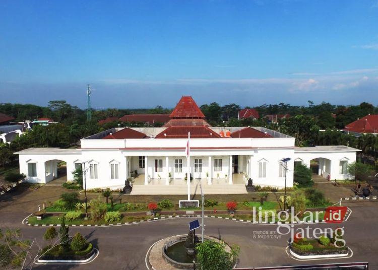 Meriahkan Hari Jadi ke-179 Boyolali, Pemkab Siapkan Rangkaian Acara Menarik 25 Kantor Bupati Boyolali gedung putih di komplek perkantoran terpadu Pemkab Boyolali. (Facebook Pemkab Boyolali)
