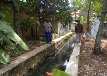 Lewat Bankeupemdes Rp1,7 T, Pemprov Jateng Kembalikan Manfaat Pajak Kendaraan ke Desa 25 Desa Banyubiru Kabupaten Semarang manfaat Bankeupemdes untuk pembangunan talud drainase dan talud penahan tebing di sejumlah dusun. (Dok. Humas Pemprov Jateng/Lingkarjateng.id)