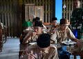 Ilustrasi siswa di Jepara menyantap program Makan Bergizi Gratis (MBG). (Tomi Budianto/Lingkarjateng.id)