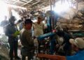 20 Personel Satpol PP Kendal Diturunkan Tindak Lanjuti Aduan Gudang Rosok di Patebon 34 Jajaran petugas Satpolkar Kendal saat penertiban gudang rosok di Patebon, Senin 15 Juni 2026. (Dok. Pribadi/Lingkarjateng.id)