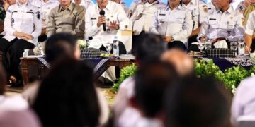 Gubernur Provinsi Jawa Tengah Ahmad Luthfi memberikan pengarahan dalam  Rembug Pembangunan Jawa Tengah yang digelar di Pendopo Kabupaten Temanggung, Rabu, 3 Juni 2026. (Humas Pemprov Jateng/Lingkarjateng.id)