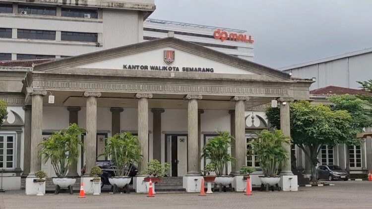 DPRD Minta Pemkot Semarang Transparan Soal Identitas Tenaga Ahli yang Dibiayai APBD 25 Gedung Balaikota Semarang. Foto: Syahril/Lingkar