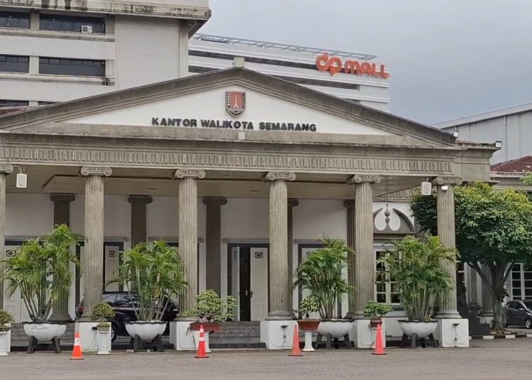 Gedung Balaikota Semarang. Foto: Syahril/Lingkar