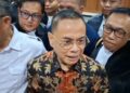 Bupati Pati nonaktif, Sudewo saat diwawancara awak media usai menjalani sidang i Pengadilan Negeri Semarang, Senin, 15 Juni 2026. (Rizky Syahrul/Lingkarjateng.id)