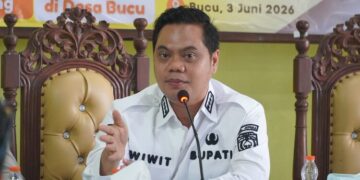 Bupati Jepara, Witiarso Utomo, dalam kegiatan Ngolah Pikir (Ngopi) Bareng Petinggi yang digelar Pemerintah Kabupaten Jepara di Desa Bucu, Kecamatan Kembang, Rabu, 3 Juni 2026. (Tomi Budianto/Lingkarjateng.id)