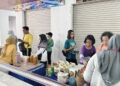 Pemkab Rembang Berencana Sulap Pasar Kreatif Lasem Jadi Pusat Kuliner 35 Warga mengunjungi stand UMKM di Food Festival 2026 di kawasan Pasar Kreatif Lasem, Kabupaten Rembang, Minggu, 31 Mei 2026. (Vicky Rio/Lingkarjateng.id)