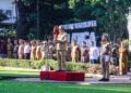 Wali Kota Salatiga Robby Hernawan saat memimpin apel luar biasa Hari Lingkungan Hidup Sedunia Tahun 2026 di Halaman Kantor Pemkot Salatiga, Senin, 8 Juni 2026. (Dok.Prokompim Setda Salatiga/Lingkarjateng.id)