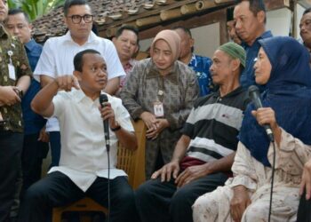 Wakil Ketua DPRD Jawa Tengah Mohammad Saleh saat mendampingi Menteri Energi dan Sumber Daya Mineral (ESDM) RI, Bahlil Lahadalia dalam kunjungan kerja di  Desa Hardimulyo, Kabupaten Purworejo, Jumat, 19 Juni 2026. (Dok. for Lingkarjateng.id)