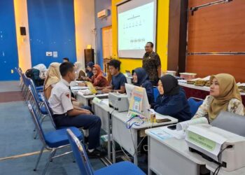 Suasana pendaftaran ulang SPMB 2026/2027 di SMA N 3 Semarang, Selasa, 23 Juni 2026. (Rizky Syahrul/Lingkarjateng.id)