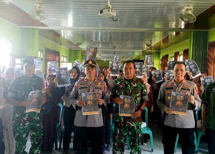 Sinergitas TNI-Polri bersama unsur pendidikan dan masyarakat terus diperkuat dalam upaya melindungi generasi muda. Foto : Elza/Lingkar