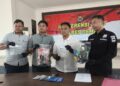 Modus Jualan Es Teh Nyambi COD Sabu di Jalur Pantura Demak, Pria Semarang Diringkus Polisi 35 Satresnarkoba Polres Demak menggelar konferensi pers ungkap kasus peredaran narkoba jenis sabu, Jumat (12/6).