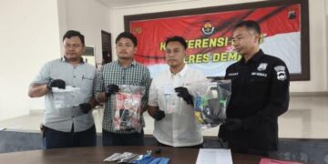 Satresnarkoba Polres Demak menggelar konferensi pers ungkap kasus peredaran narkoba jenis sabu, Jumat (12/6).