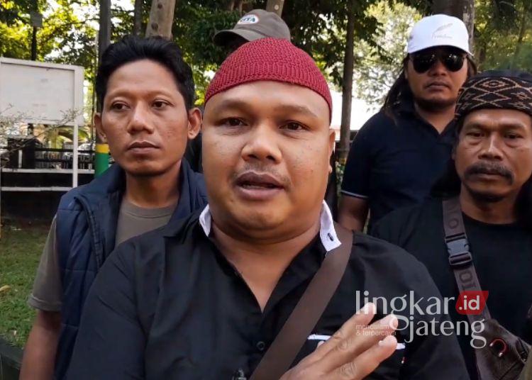 DPUTR Dinilai Tak Gamblang Jelaskan Mekanisme Penentuan Kontraktor Jalan di Pati 25 Koordinator Gerakan Masyarakat Tolak Korupsi (Germap) Yayak Gundul. (Lingkarjateng Group Network)