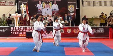 Kendal Open Karate Championship Piala Bupati Kendal 2026 yang digelar di GOR Baru Kompleks Stadion Kebondalem Kendal. Foto : Anik Kustiani/lingkar