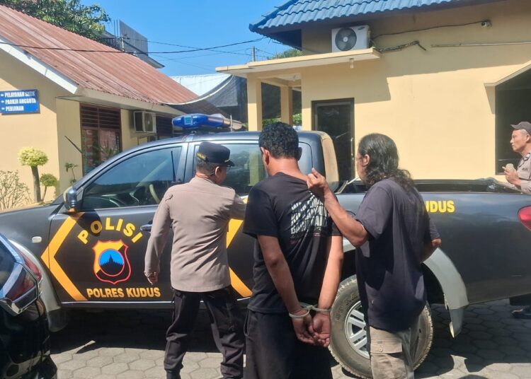 Tak Kapok, Residivis Curamor Berhasil Dibekuk Usai Beraksi 11 TKP 25 Polres Kudus mengamankan residivis curanmor yang kembali beraksi di 11 lokasi, belum lama ini. Foto : Nisa Hafizhotus Syarifa /Lingkar