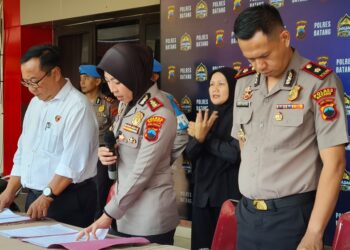 Kapolres Batang, AKBP Veronica saat konferensi pers ungkap kasus, Senin (13/7).