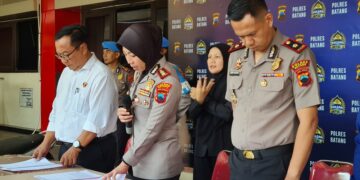 Kapolres Batang, AKBP Veronica saat konferensi pers ungkap kasus, Senin (13/7).