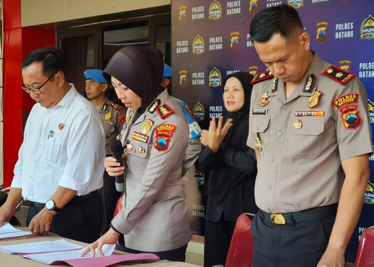 Pelaku Komplotan Curanmor di Perumahan Gringsing Diringkus, 1 Masih DPO 25 Kapolres Batang, AKBP Veronica saat konferensi pers ungkap kasus, Senin (13/7).