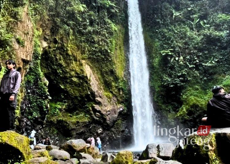 Objek wisata Curug Genting jadi salah satu tempat kunjungan wisatawan di Kabupaten Batang. (dok Humas Pemkab Batang/Lingkarjateng.id)