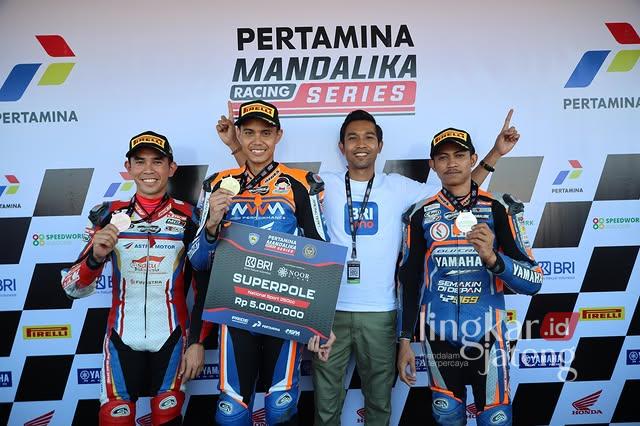 Irfan Ardiansyah, pebalap asal Ungaran Timur, Kabupaten Semarang sukses torehkan dominasi Kelas Nasional Sport 250 Seri Ketiga Mandalika Racing Series (MRS) 2026 di Sirkuit Internasional Pertamina Mandalika, NTB. Foto: Dok.pribadi/Lingkar