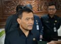 Banyak Jalan Rusak Belum Beres, Gubernur Jateng: Jangan Tunggu No Viral No Justice 33 Gubernur Jawa Tengah Ahmad Luthfi memberikan keterangan kepada awak media. (Rizky Syahrul/Lingkarajateng.id)